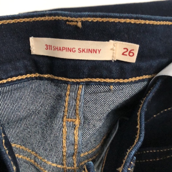 LEVIS 311 “Shaping Skinny” jean. Dark wash. - Picture 3 of 4